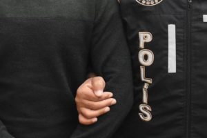 Atatürk ve Cumhurbaşkanı'na hakaretten tutuklandı