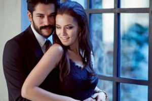 Burak Özçivit'ten Fahriye Evcen'e büyük jest!