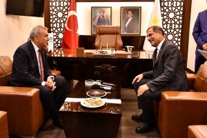 Aziz Kocaoğlu'ndan İYİ Parti'ye ziyaret