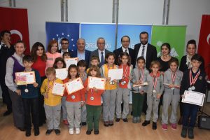Bursa'da origami yarışmasında ödüller dağıtıldı