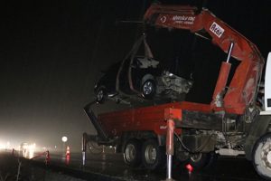 Otomobil şarampole devrildi: 1 ölü, 5 yaralı