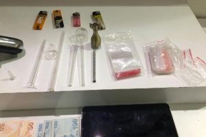 Uyuşturucu tacirleri polisten kaçamadı
