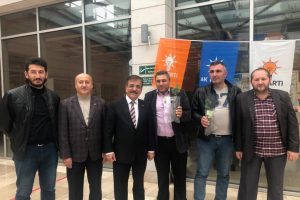 Sedat Yalçın yeşil Bursa için fidan dağıttı
