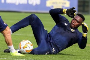 Carlos Kameni geri dönüyor
