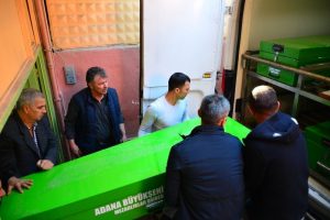 Evine balkondan girmek isterken düşen genç kızın cenazesini ailesi aldı