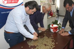 3 yıl boyunca biriktirdiği 1 liralarla umreye gidecek