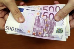 Avrupalılar euroya güveniyor