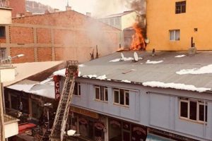 CHP İl Teşkilatı'nın bulunduğu binada yangın
