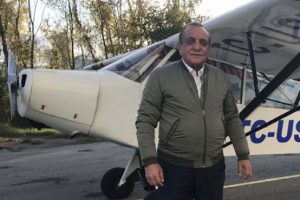 68 yaşındaki uçakla 29 yıldır göklerde