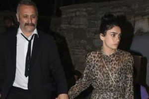 Onür Ünlü'den tepki çekecek sözler! 'Lezbiyen sevişme sahnelerine...'