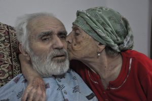 Bursa'da 80 yıllık evli çifti ölüm ayırdı