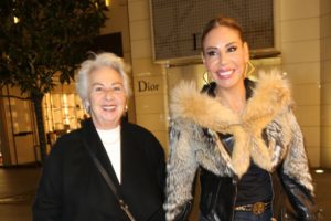 Anne kızdan yılbaşı alışverişi