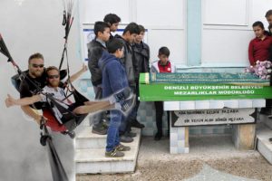 Öğrencilerinden genç öğretmene acı veda!