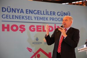 Mevlüt Uysal, engelliler ile yemekte buluştu