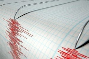 Endonezya'da 5,7 büyüklüğünde deprem
