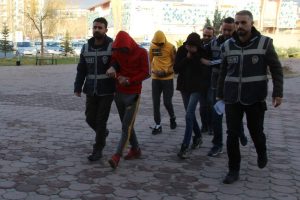 Çeşitli suçlardan aranan 72 kişi yakalandı