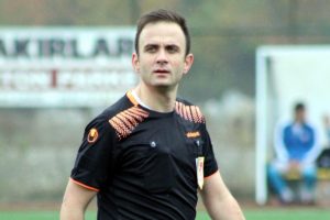 Hakeme kafa atan futbolcunun cezası belli oldu