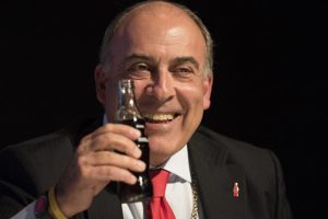 Coca-Cola CEO'luğunu bırakan Muhtar Kent'ten veda mesajı geldi