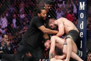 Khabib Nurmagomedov'un kadın hayranına verdiği cevap olay oldu