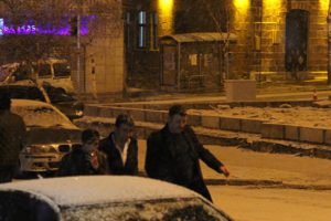 Cadde ve sokaklar beyaza bürüdü