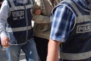 Akademisyenlere FETÖ gözaltısı