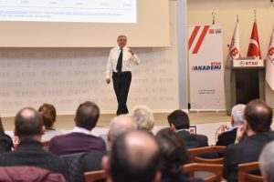 Bursa'da 'Küresel Ticaret Savaşları' semineri