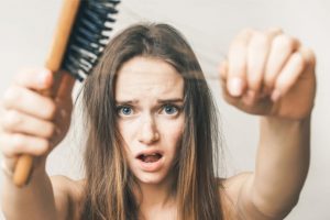 Kadınlarda görülen saç kayıpları önlenebilir mi?