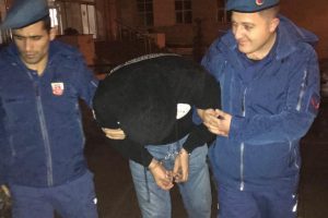 Maskeli hırsızlık şüphelileri tutuklandı
