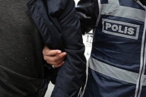 Oto hırsızı kıskıvrak yakalandı