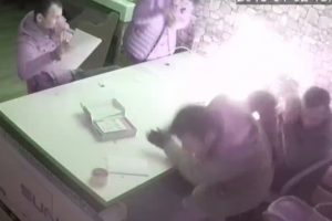 Bursa'da tamir ettiği tablet patladı, iki eli ve kulağı yandı