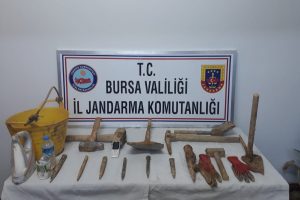 Bursa'da kaçak kazı yaparken yakalandı