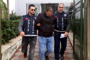 İnternet dolandırıcısı Antalya'da yakalandı