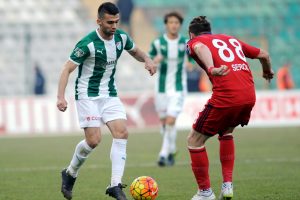 Bursaspor'da Emre Taşdemir ile yollar ayrıldı