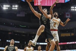 Bucks, Ersan İlyasova ile kazandı