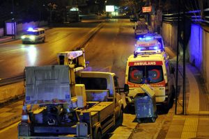 Gece yarısı gürültüyle sarsıldılar!