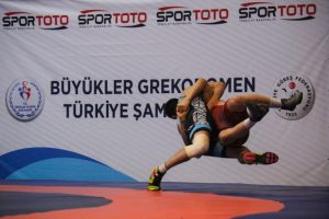 Büyükler Grekoromen Türkiye Güreş Şampiyonası Bursa'da başladı