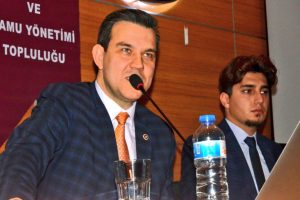 Bursa Milletvekili Esgin Uludağ Üniversitesi öğrencileriyle buluştu