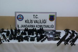 Göçmen kaçakçılığına 1'i kamu görevlisi 6 tutuklama