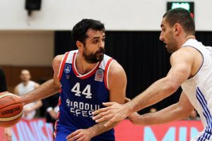 Anadolu Efes deplasmanda zorlanmadı