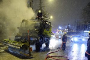 Kar küreme aracını o halde görenler şoke oldu!