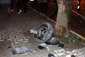 Otomobil, kamyonet ile çapıştı: 4 yaralı