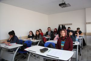 Belediye 350 genci üniversiteye hazırlıyor