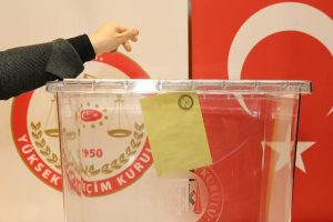 Seçmen soruları için YSK çağrı merkezi