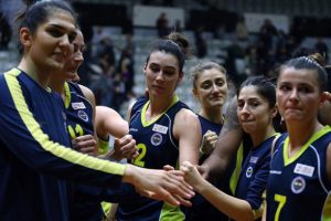 Fenerbahçe, Olympiakos'u ağırlıyor