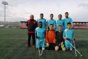 Hayata futbol ile tutundu