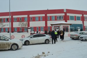 Tartıştığı öğretmenini tabancayla yaraladı