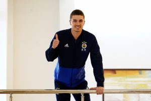 Roman Neustadter, Ersun Yanal'ı övdü