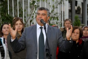 400 kişiyle birlikte CHP'den istifa etti, AK Parti'ye geçti