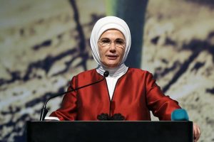 ''Plastik kullanımını terk edip, geleceğimizi koruyalım''