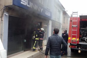Bursa'da elektronik tamirhanesinde yangın